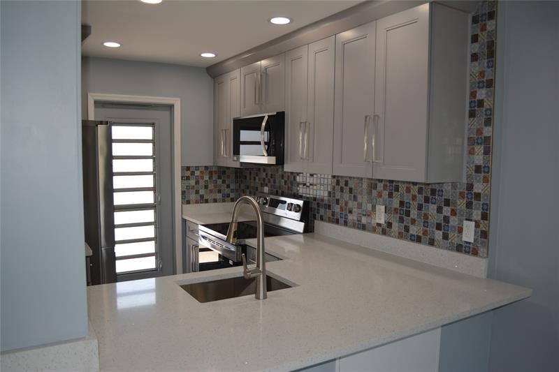 Image 89 of 100 For 1481 Ocean Blvd  308