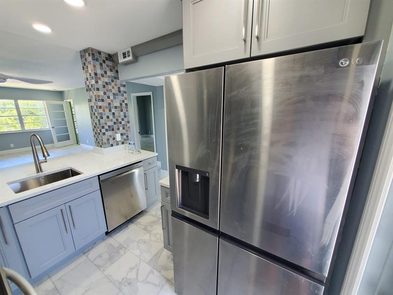 Image 9 of 100 For 1481 Ocean Blvd  308