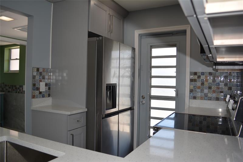 Image 91 of 100 For 1481 Ocean Blvd  308