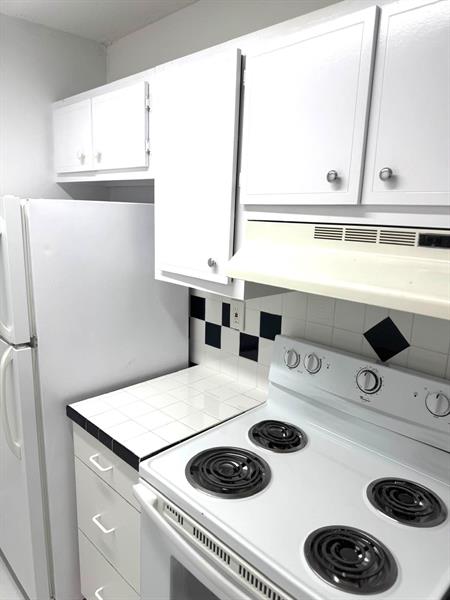 Image 4 of 24 For 720 Orton Ave  304