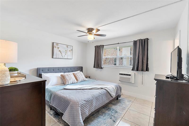 Image 5 of 48 For 3230 13th St  102