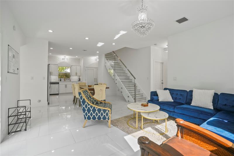 Image 2 of 34 For 833 17th St #2  2