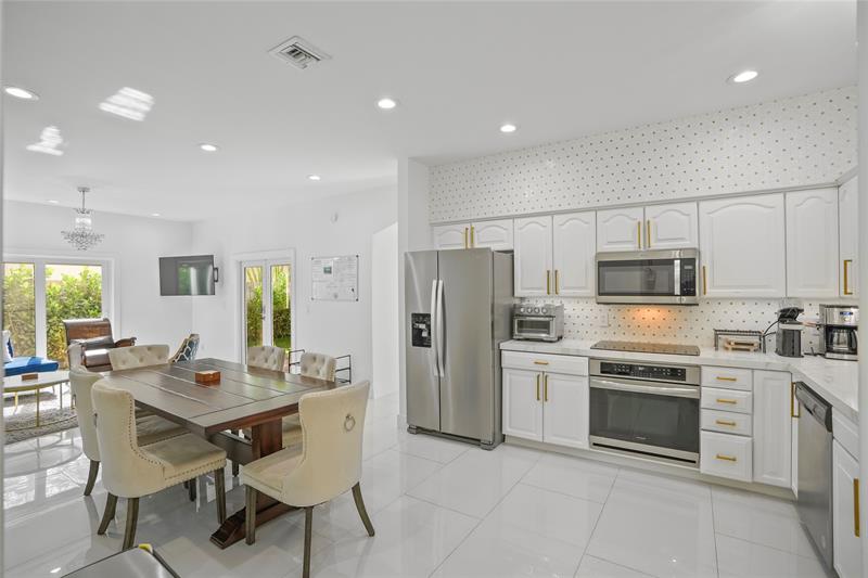 Image 7 of 34 For 833 17th St #2  2