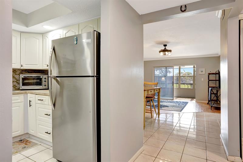 Details for 1050 Country Club Dr  209, Margate, FL 33063