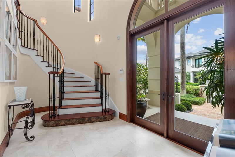 Image 12 of 79 For 441 Royal Plaza Dr