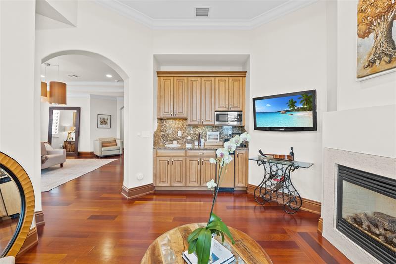 Image 37 of 79 For 441 Royal Plaza Dr