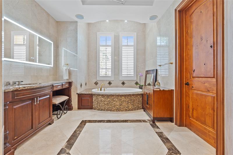 Image 38 of 79 For 441 Royal Plaza Dr