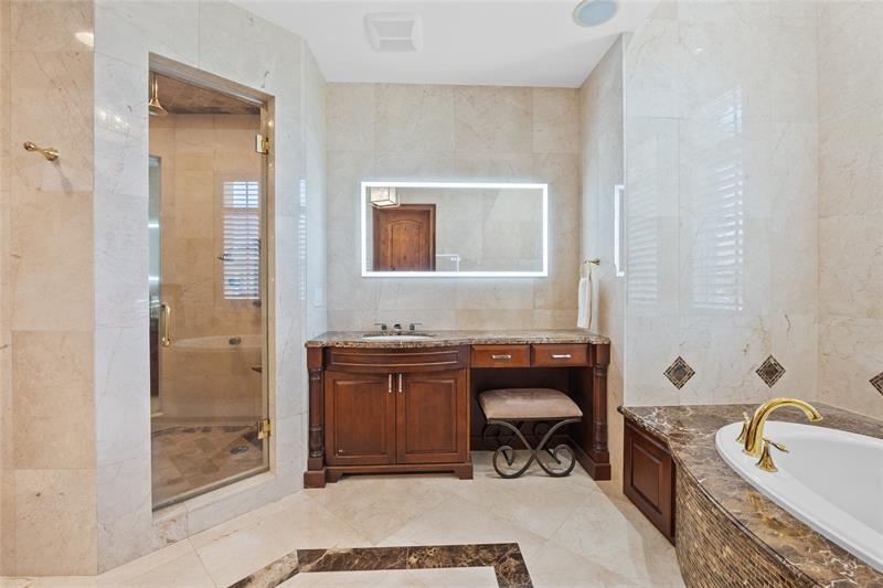 Image 39 of 79 For 441 Royal Plaza Dr