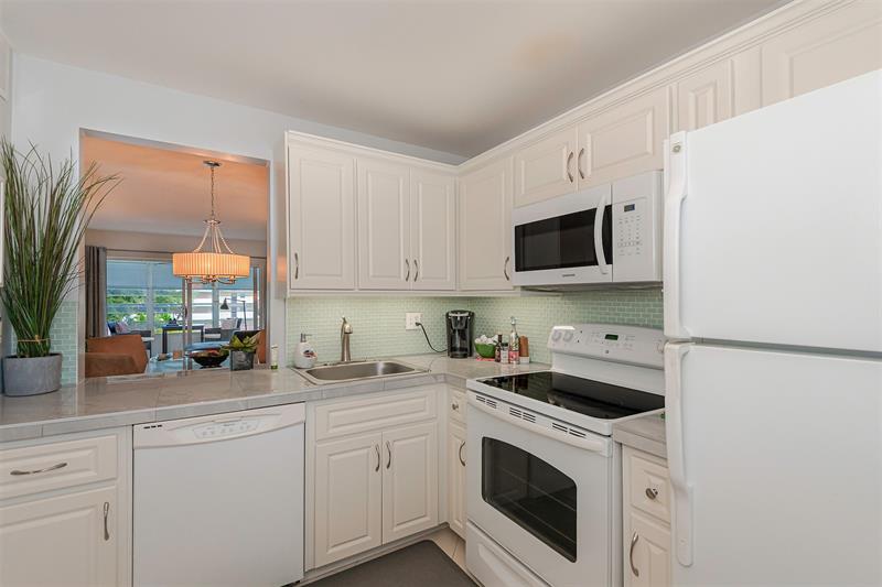 Image 13 of 36 For 2861 47th Ter  303