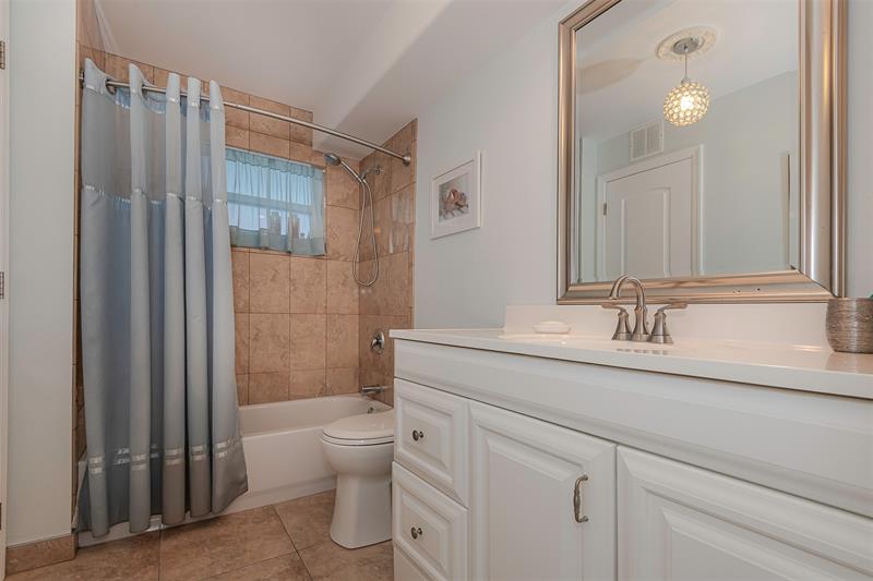 Image 17 of 36 For 2861 47th Ter  303