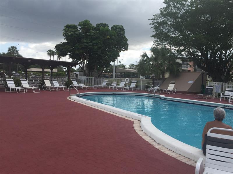 Image 26 of 36 For 2861 47th Ter  303