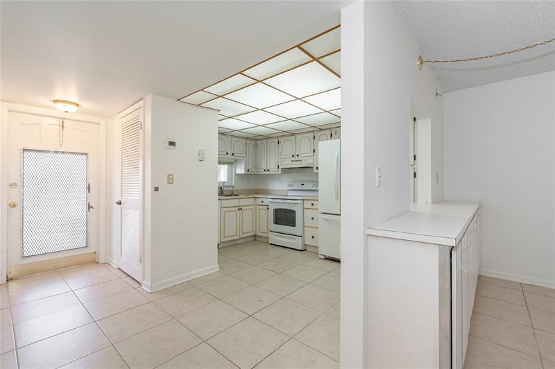 Image 12 of 82 For 8960 Hollybrook Blvd  103