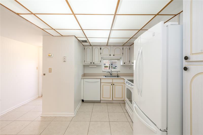 Image 13 of 82 For 8960 Hollybrook Blvd  103