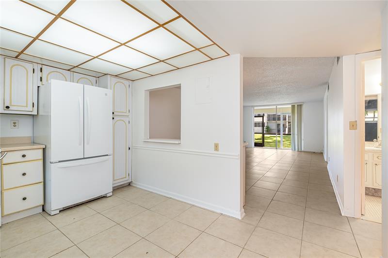 Image 14 of 82 For 8960 Hollybrook Blvd  103