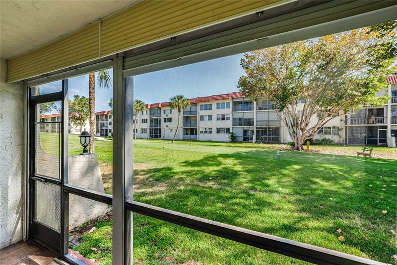 Image 18 of 82 For 8960 Hollybrook Blvd  103