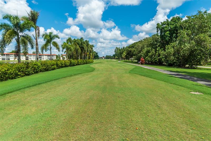 Image 34 of 82 For 8960 Hollybrook Blvd  103
