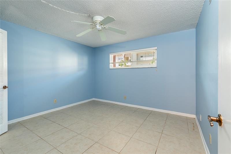 Image 6 of 82 For 8960 Hollybrook Blvd  103