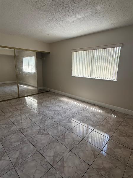 Image 12 of 14 For 4216 Inverrary Blvd  91 B