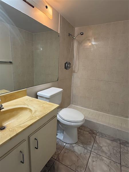 Image 5 of 14 For 4216 Inverrary Blvd  91 B
