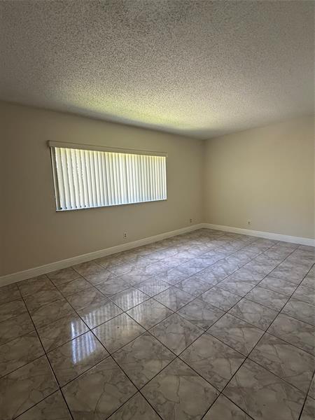 Image 8 of 14 For 4216 Inverrary Blvd  91 B