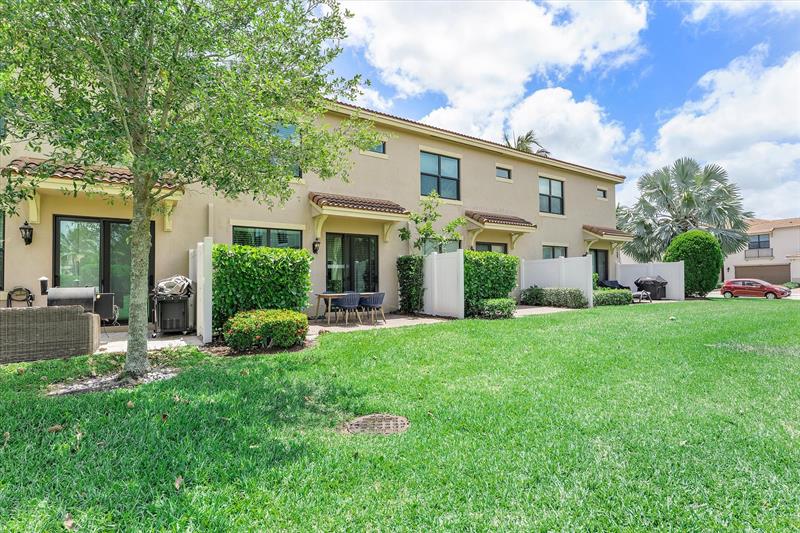 Image 33 of 53 For 10219 Akenside Drive  10219