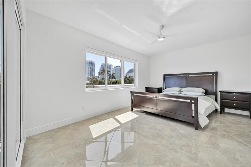 Image 11 of 22 For 720 Bayshore Dr  304