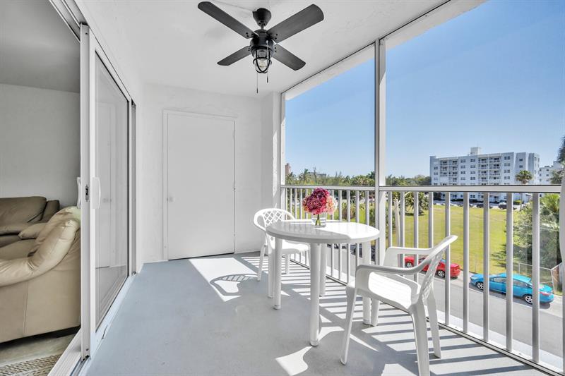 Image 18 of 22 For 720 Bayshore Dr  304