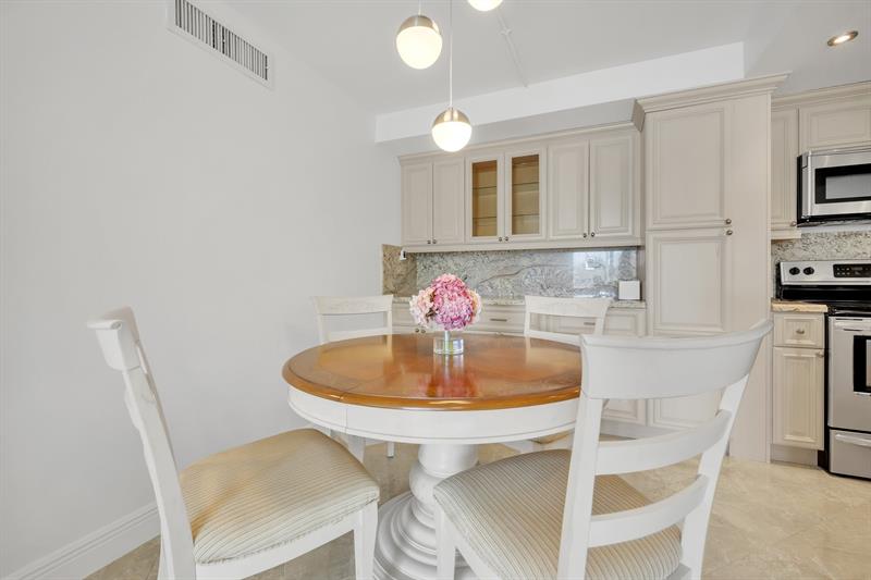 Image 5 of 22 For 720 Bayshore Dr  304