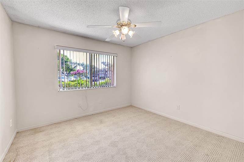 Image 12 of 26 For 9633 Belfort Cir  110