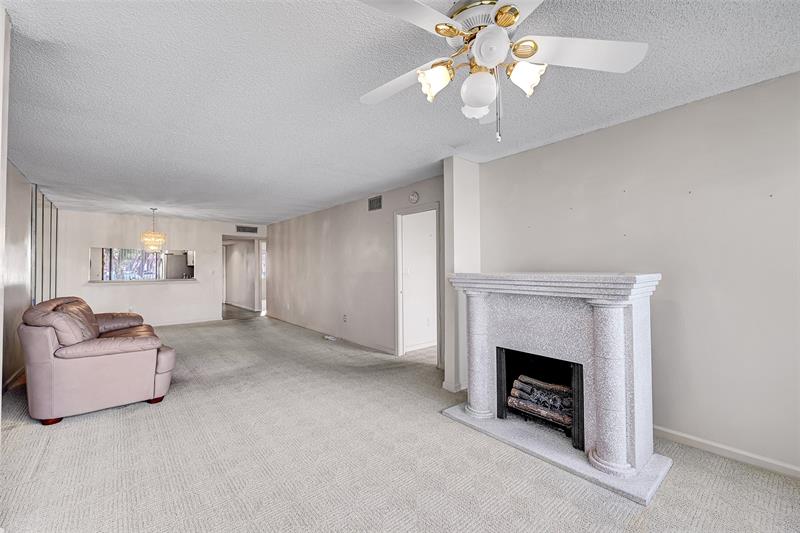 Image 19 of 26 For 9633 Belfort Cir  110