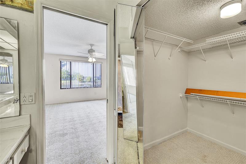 Image 23 of 26 For 9633 Belfort Cir  110