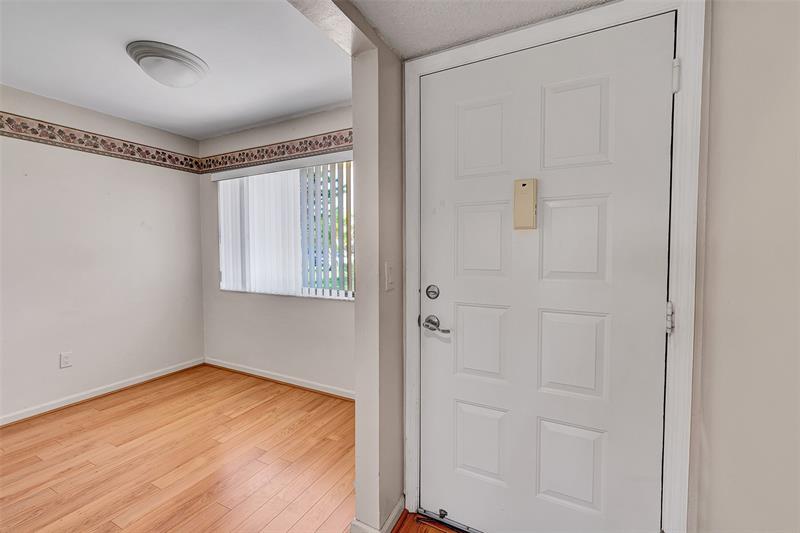Image 6 of 26 For 9633 Belfort Cir  110
