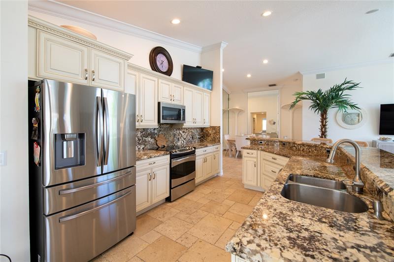 Image 21 of 39 For 4360 Camrose Ln