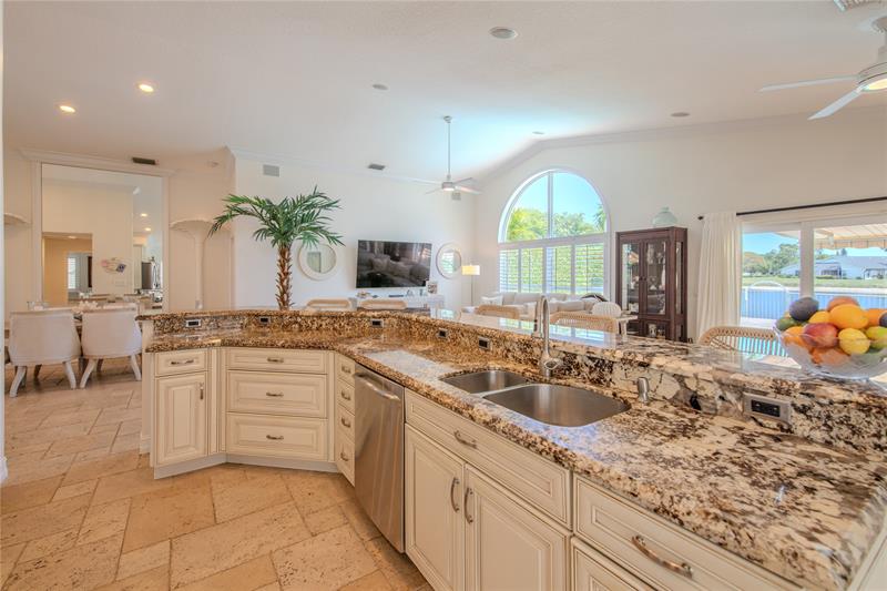 Image 22 of 39 For 4360 Camrose Ln