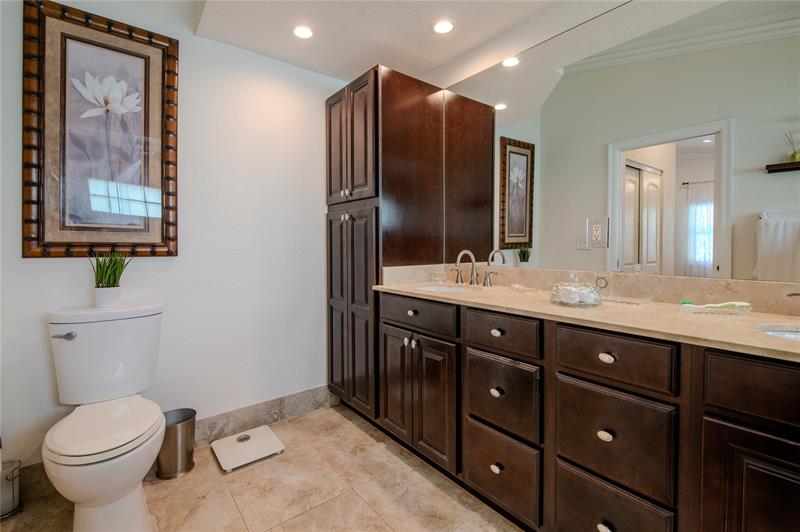 Image 31 of 39 For 4360 Camrose Ln
