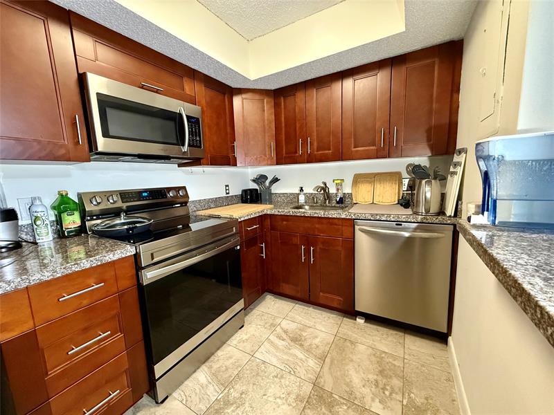 Image 15 of 31 For 5550 44 St  212b