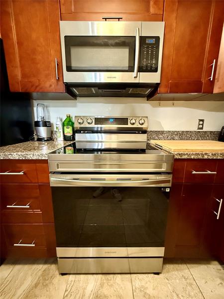 Image 16 of 31 For 5550 44 St  212b