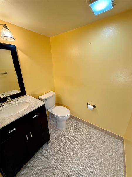 Image 17 of 31 For 5550 44 St  212b
