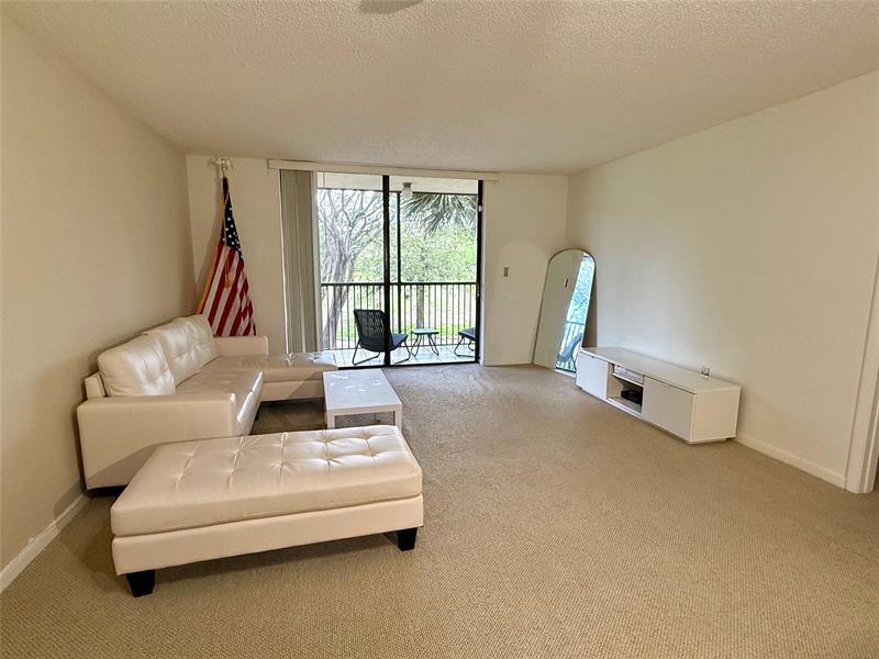 Image 2 of 31 For 5550 44 St  212b