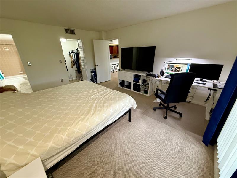 Image 22 of 31 For 5550 44 St  212b