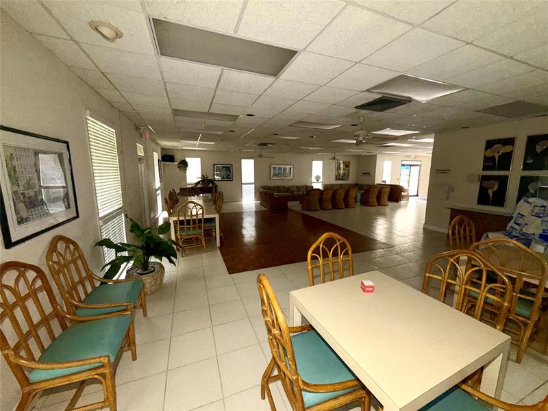 Image 27 of 31 For 5550 44 St  212b