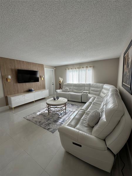 Details for 2820 Tennis Club Dr  408, West Palm Beach, FL 33417