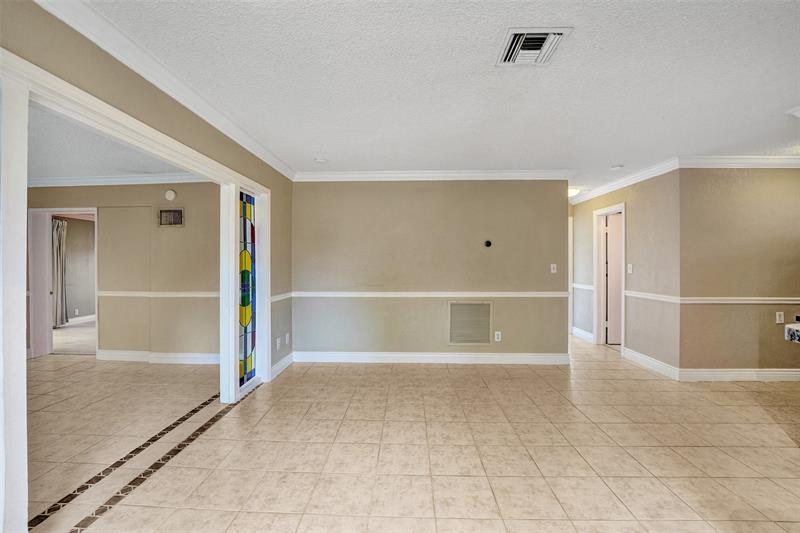 Image 19 of 34 For 461 36th St  