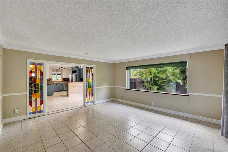 Image 20 of 34 For 461 36th St  
