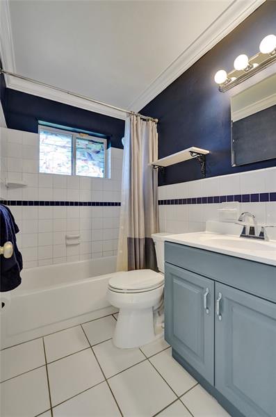 Image 27 of 34 For 461 36th St  