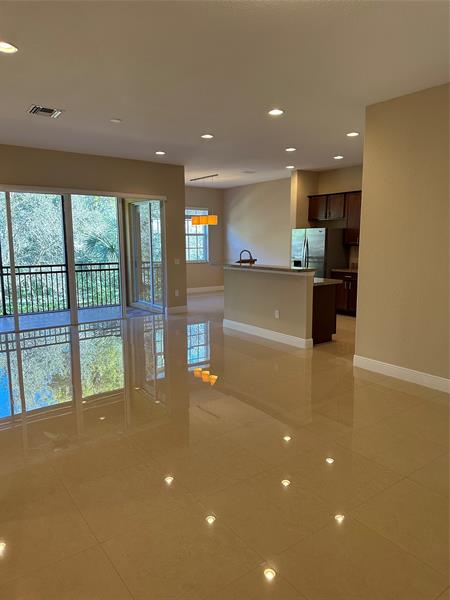 Image 3 of 24 For 12805 83rd Ct  23-e