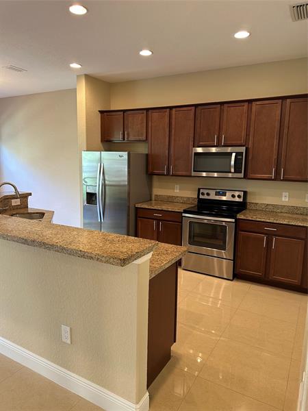 Image 4 of 24 For 12805 83rd Ct  23-e