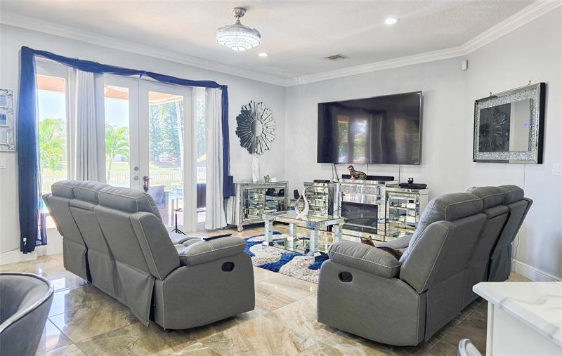 Image 11 of 47 For 6600 56th Dr