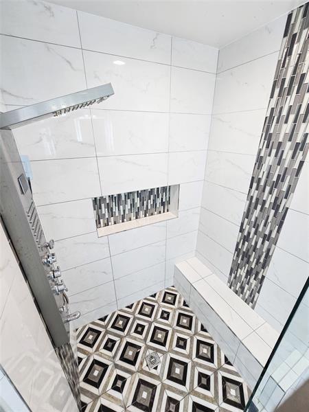 Image 22 of 47 For 6600 56th Dr