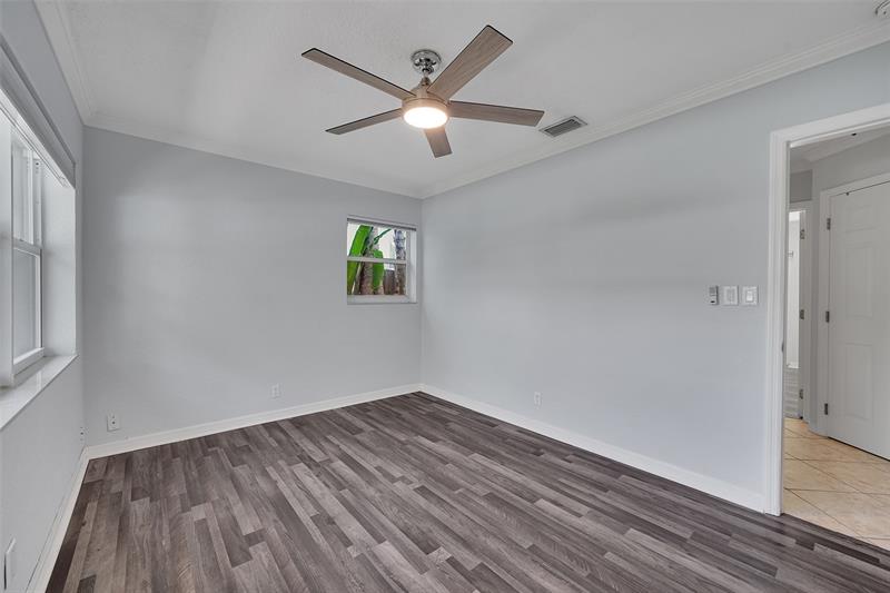 Image 37 of 65 For 1800 28th St